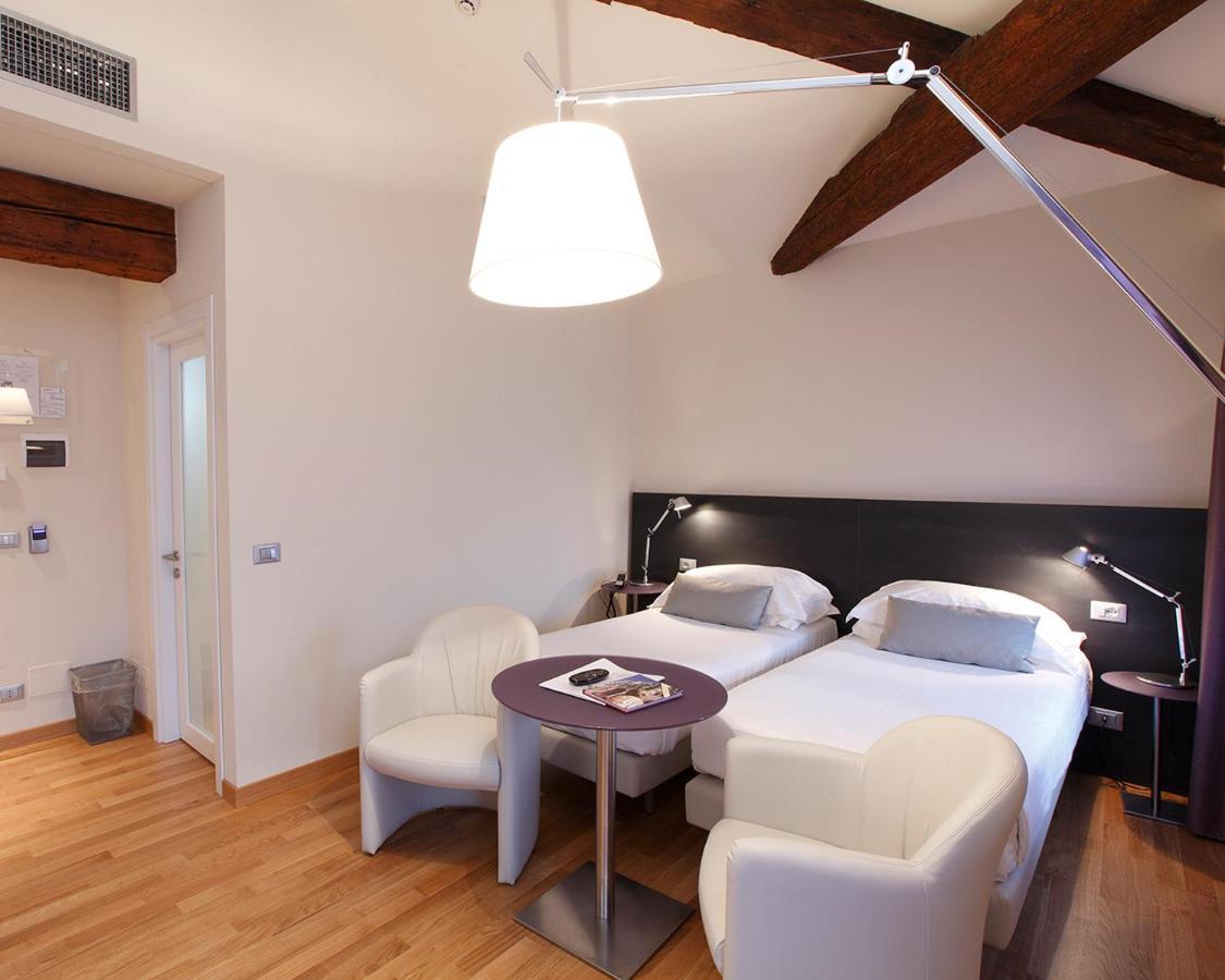 Hotel Annunziata Φεράρα Εξωτερικό φωτογραφία