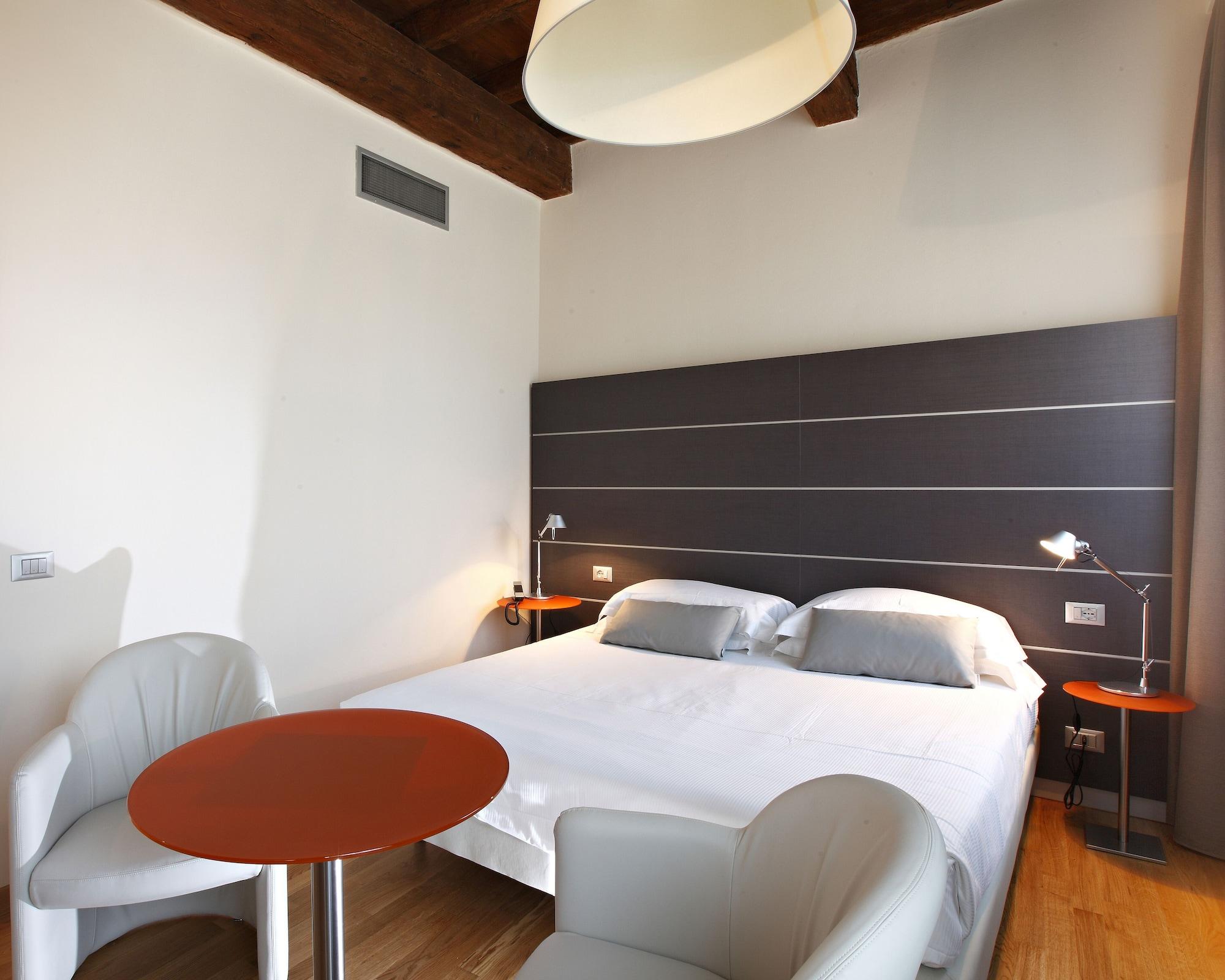 Hotel Annunziata Φεράρα Εξωτερικό φωτογραφία