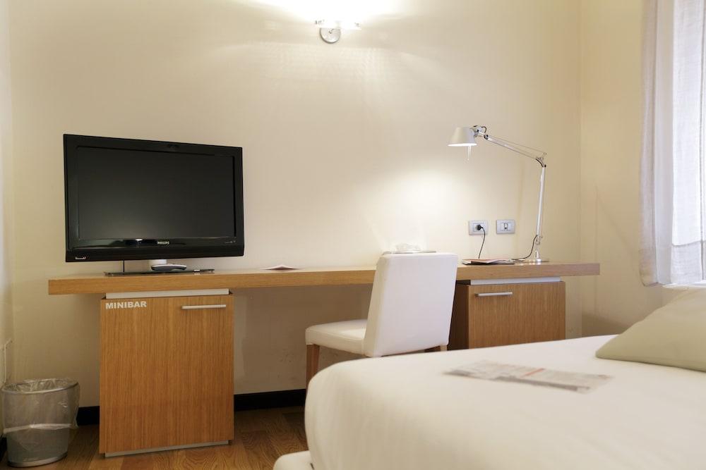 Hotel Annunziata Φεράρα Εξωτερικό φωτογραφία