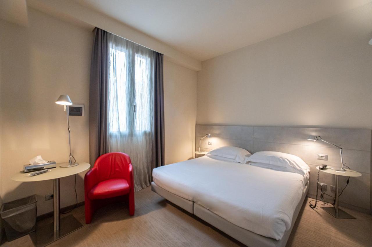 Hotel Annunziata Φεράρα Εξωτερικό φωτογραφία