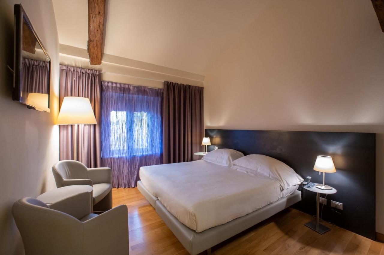 Hotel Annunziata Φεράρα Εξωτερικό φωτογραφία