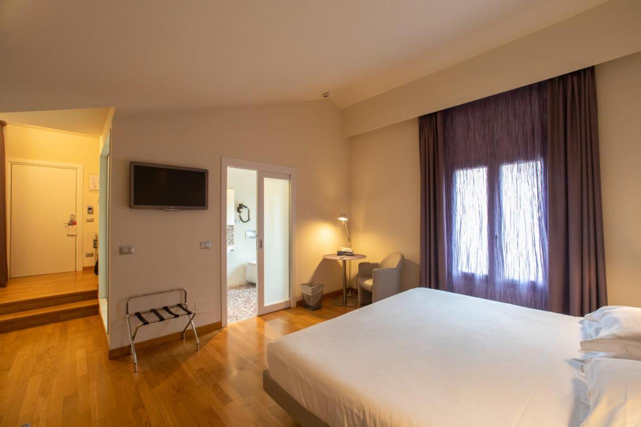 Hotel Annunziata Φεράρα Εξωτερικό φωτογραφία