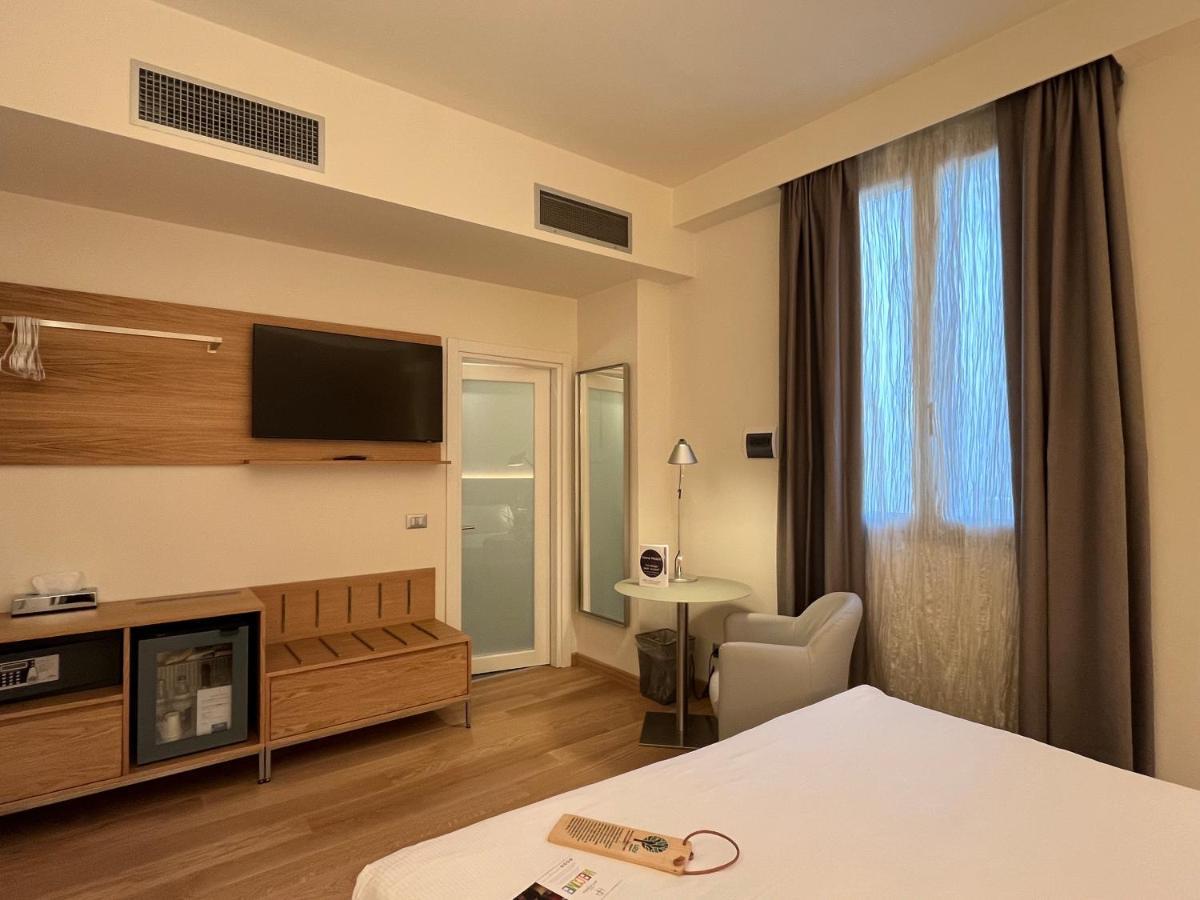 Hotel Annunziata Φεράρα Εξωτερικό φωτογραφία